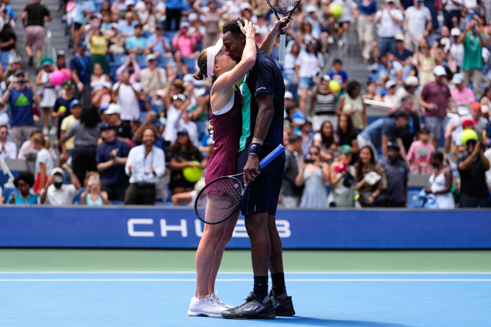 Spouses Svitolina and Monfils reach US Open mixed doubles semifinals