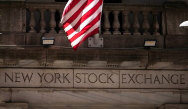 Sinking AI stocks pull Wall Street further from its record