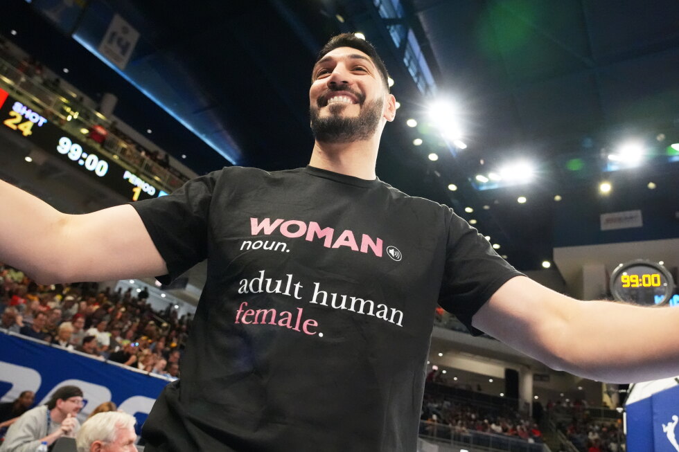 Enes Kanter Freedom ejected from Fever-Sky game