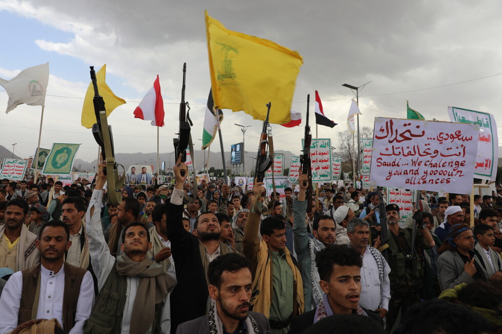 Houthi rebels attack vessel in Bab el-Mandeb, killing 6