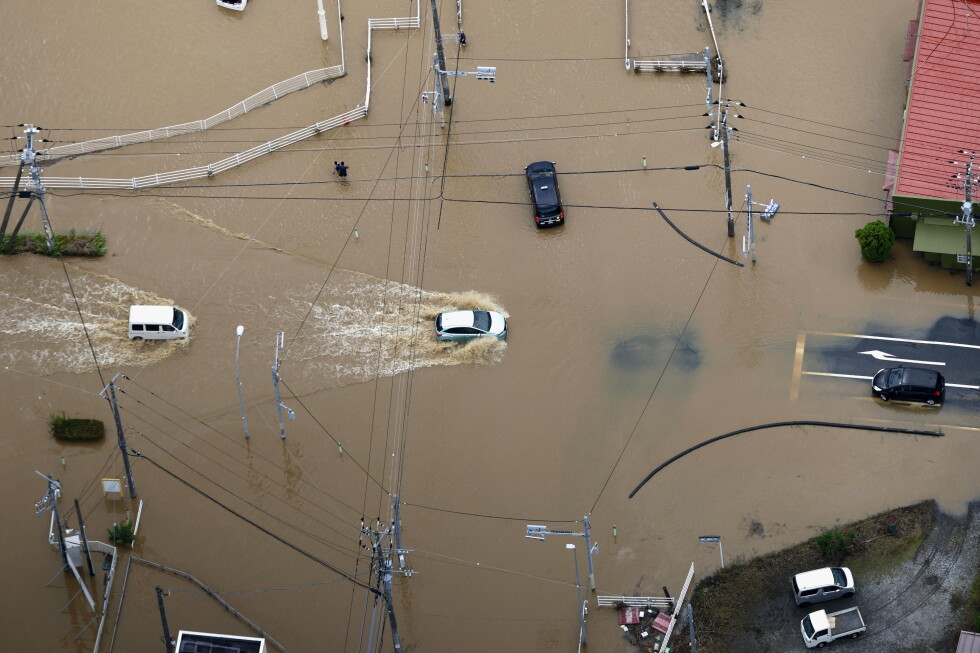 Flooding near Tokyo kills at least 5 and disrupts travel