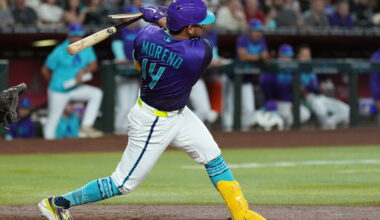 Vargas hits 2-run triple to help Diamondbacks beat the Reds 5-3