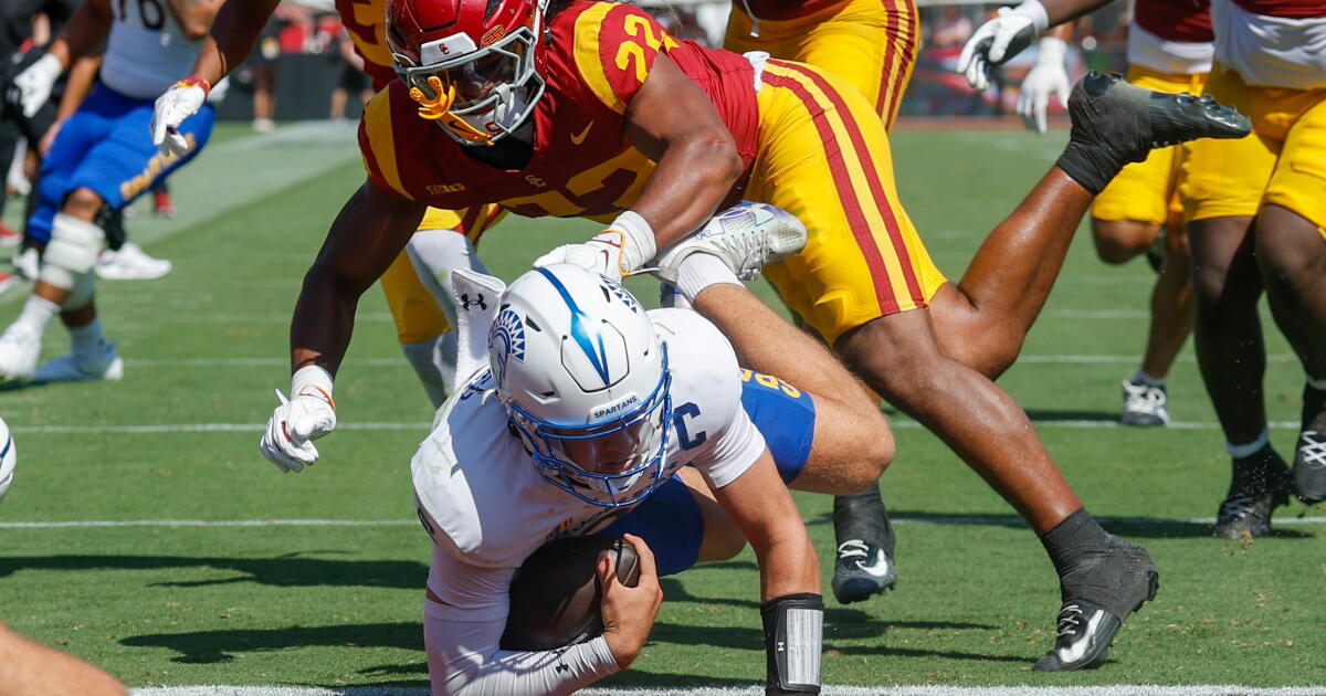 Lincoln Riley's latest defensive reboot at USC fails its first test