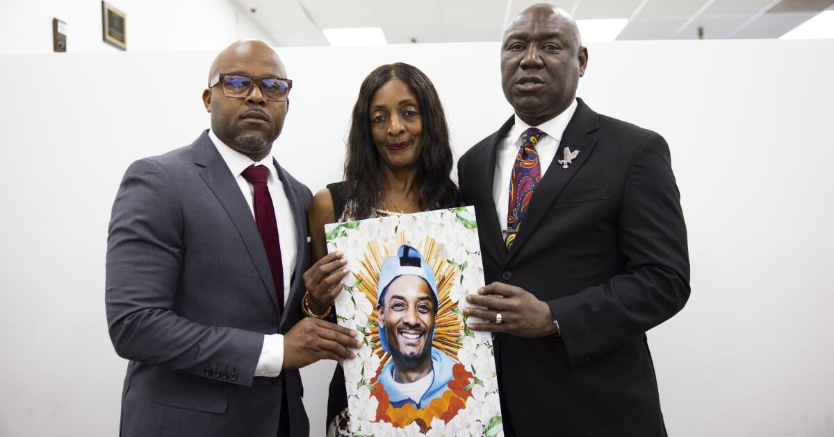 Family of L.A. man killed by ICE agent seeks grand jury investigation