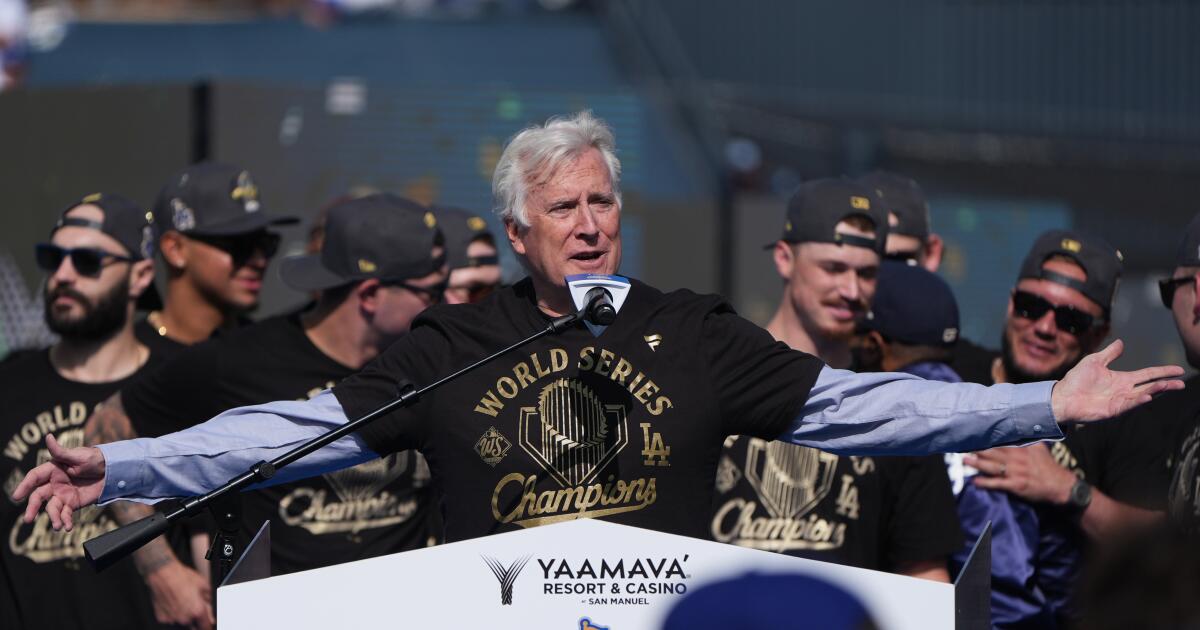 Dodgers fans should still fear a team sale by Mark Walter
