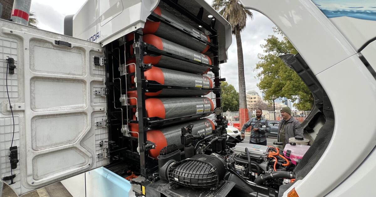 Hydrogen failed as car fuel. Now California's bet on it for green energy is fading, too