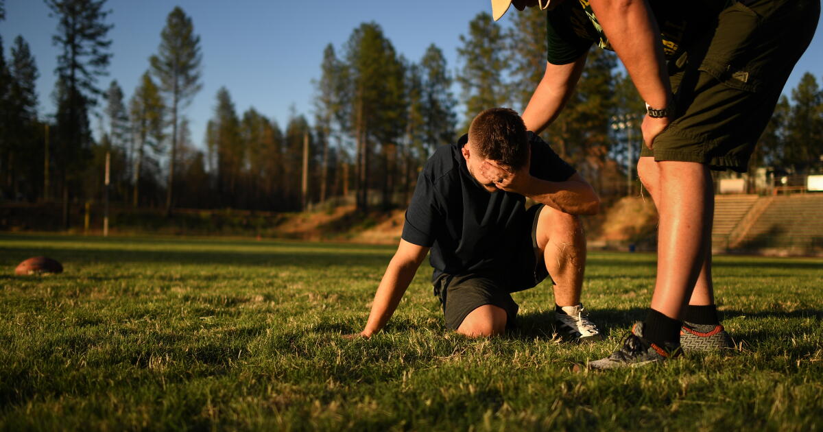 Commentary: New CTE study renews parental concerns about teenagers playing football