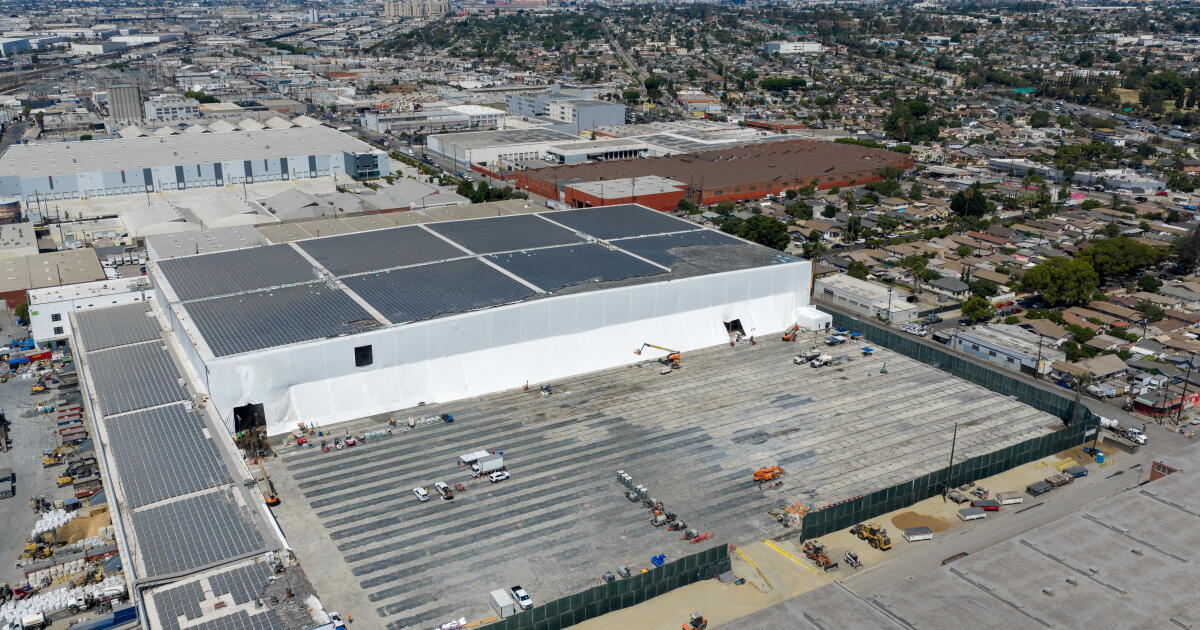 Millions of pounds of rotting food have finally been removed from Lineage warehouse in Boyle Heights