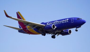 Authorities investigate man's death on Southwest flight from Dallas to LA