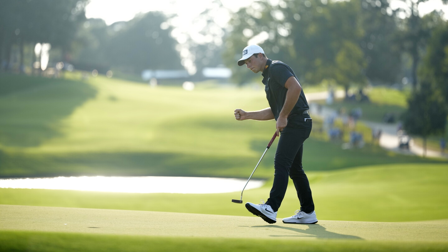 2026 Tour Championship: Viktor Hovland surges to lead with slew of challengers behind him