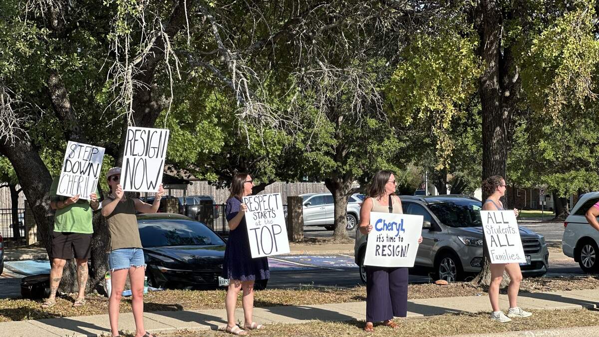 Community members rally in front of Fort Worth Academy of Fine Arts on Aug. 31 to call for the resignation of board chair Cheryl Bean. Community members rally in front of Fort Worth Academy of Fine Arts on Aug. 31 to call for the resignation of board chair Cheryl Bean.