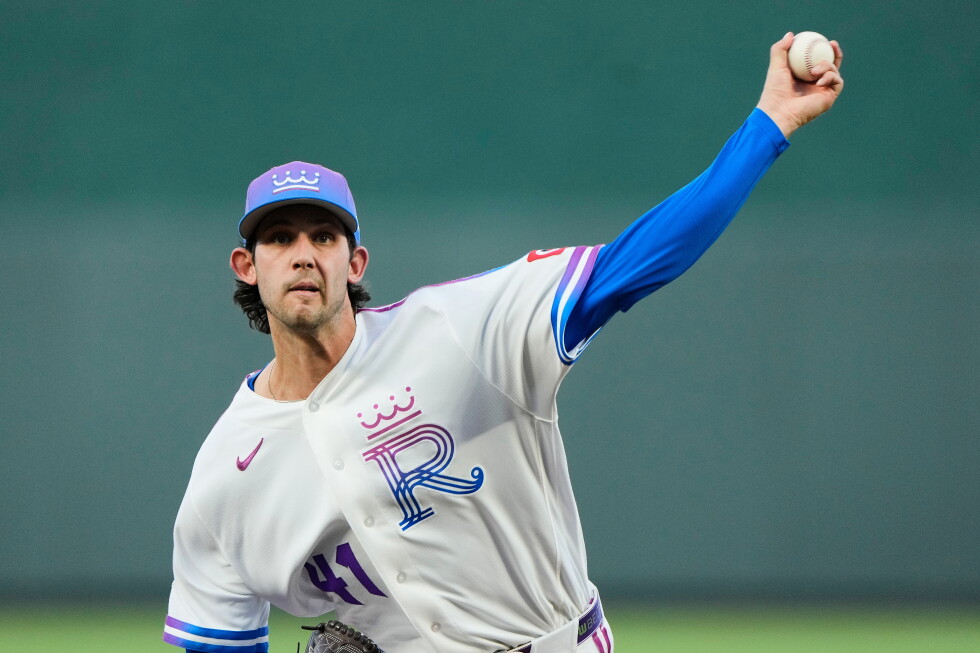 Kirk, Clement and Springer each drive in 2 runs as Blue Jays beat Royals 9-2 to reach .500
