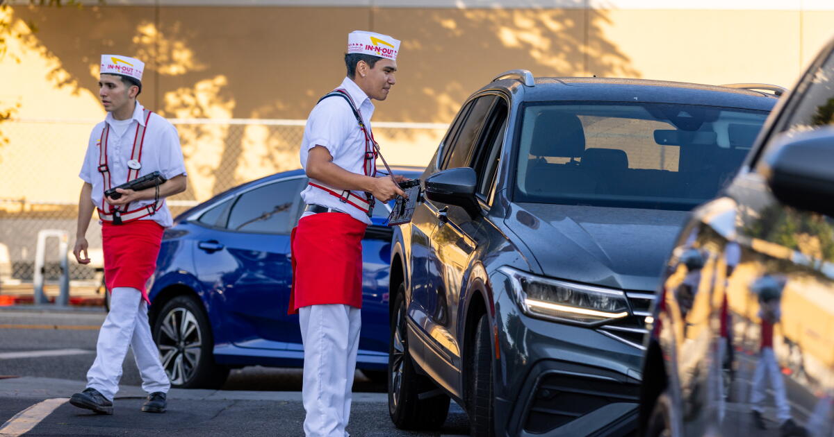 L.A. fast-food workers could get greater protections