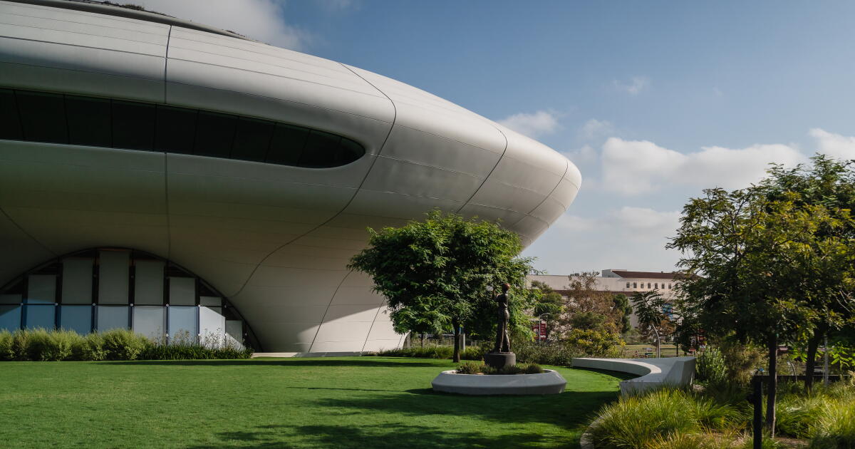 Inside the gutsy, defiant Lucas Museum of Narrative Art