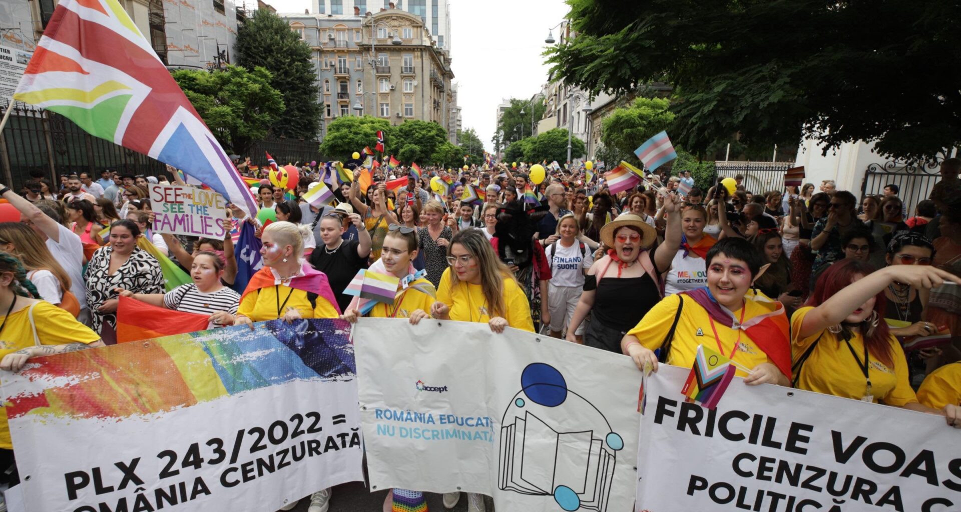 Aproximativ 25.000 de oameni au mărșăluit prin centrul Bucureștiului la Pride 2023. Mai devreme, a avut loc „Marșul normalității” (150 participanti)