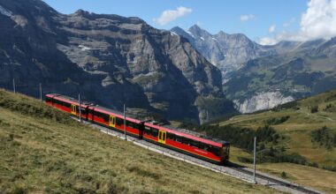 Jungfraubahn. Kleine Scheidegg, Schweiz [OS][OC][5184x3456]