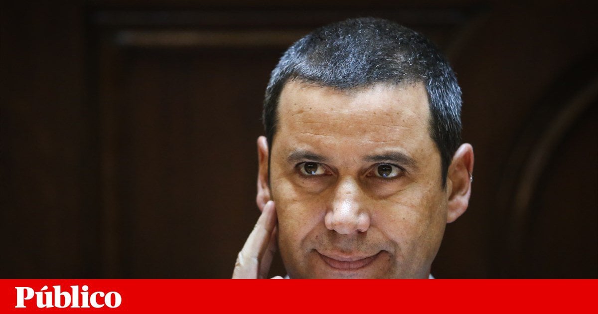 Galamba desclassifica 101 dos 105 documentos que considerou segredos de Estado