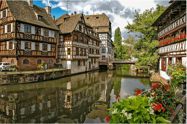A quiet day on the Rhine River (Strasbourg, Alsace, northeastern France)