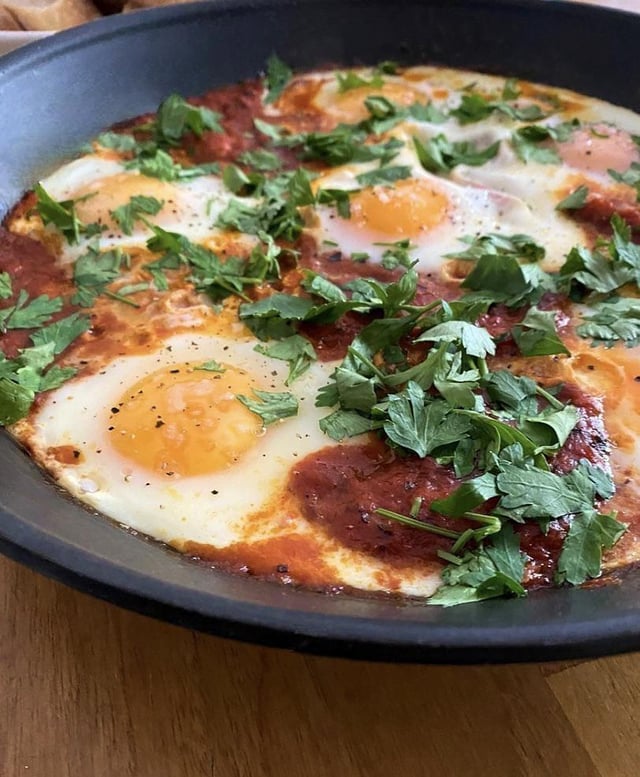 Petite shakshuka aux poivrons grillés