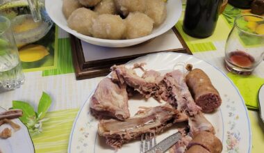 Farcidures, andouillette et salé