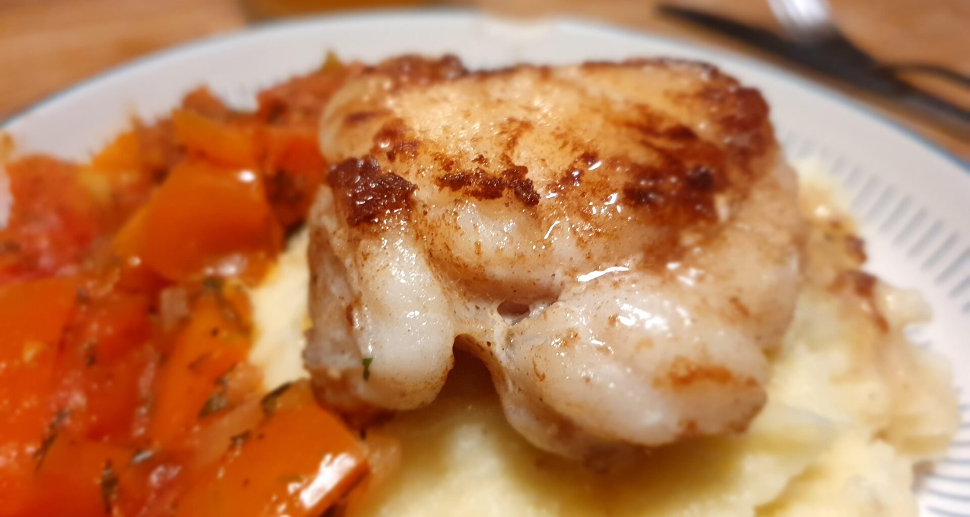 Filet de plie pané et compoté de poivron