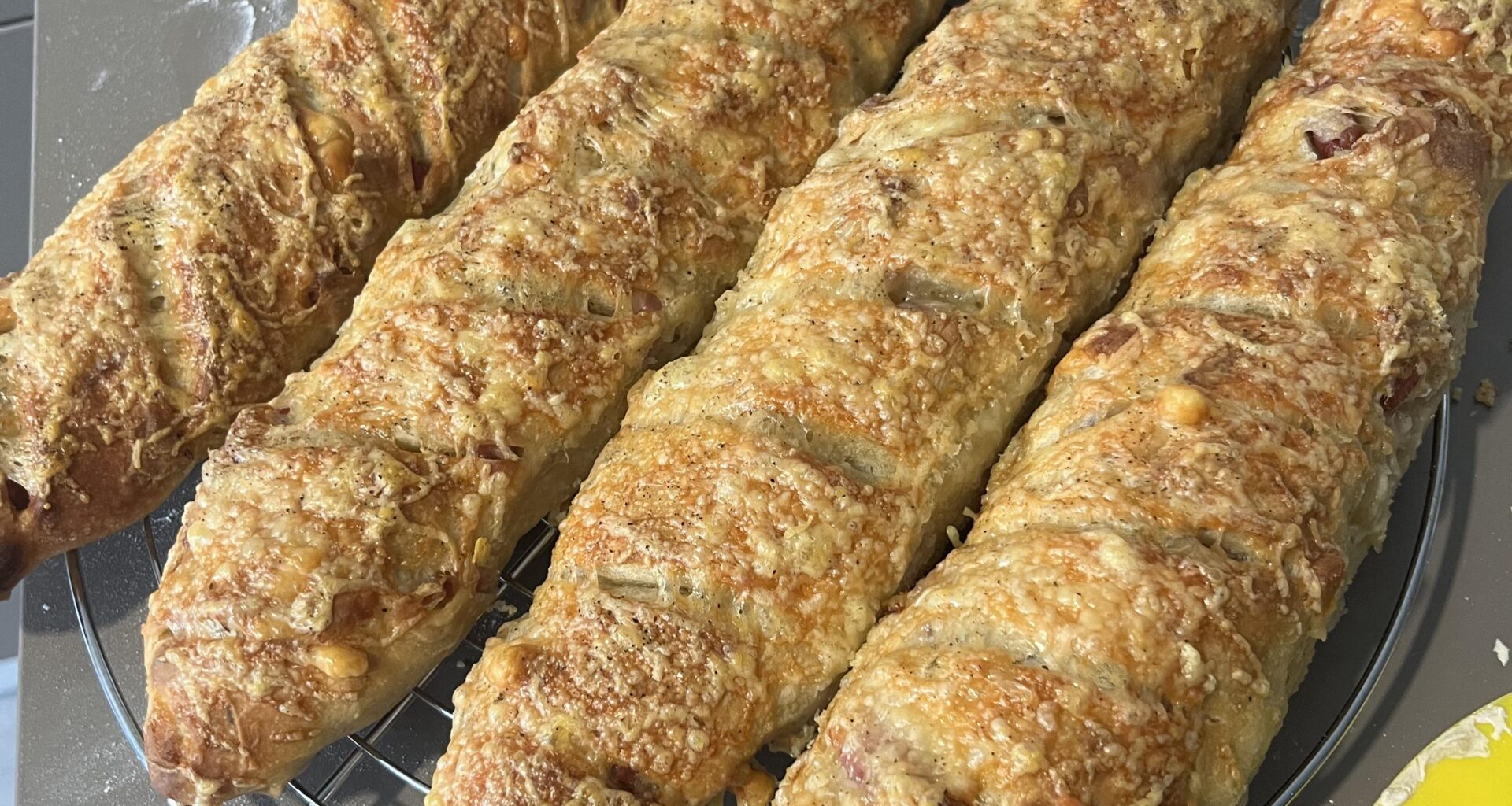 Ficelles au lard et à l’emmental pour l’apéro 🍻