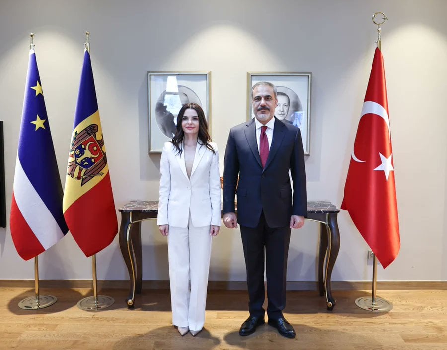First face to face meeting today between Turkiye's Foreign Minister Hakan Fidan (of Kurdish origins) and newly elected governor of Gagauzia, Evghenia Guțul. Gutul took office in July in Gagauzia, which is an autonomous region of Moldova with a large Christian Turkic population.