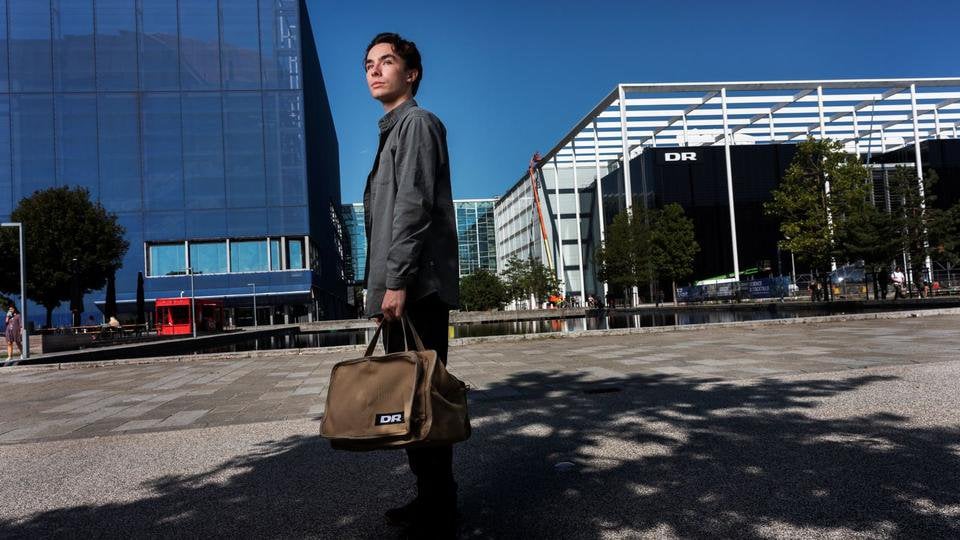 Hans kontrakt med DR sagde 13 timer om ugen, men Isaac Macaulay arbejdede reelt fuld tid – uden at få løn