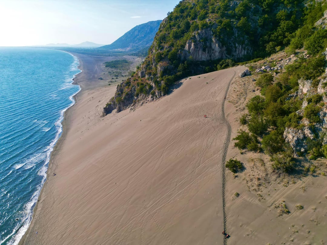 Rana e Hedhun, Albania