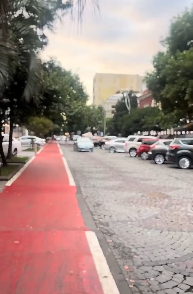 Доставка с Glovo на бял кон 🏇