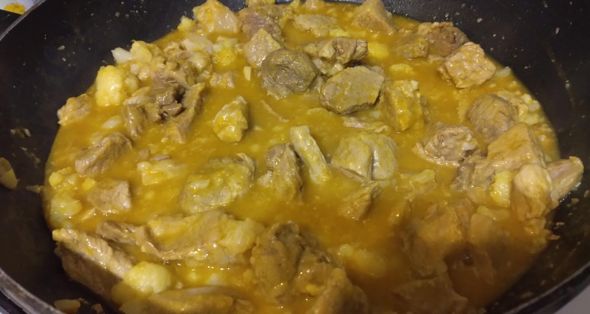 Curry maison au porc et au chou-fleur