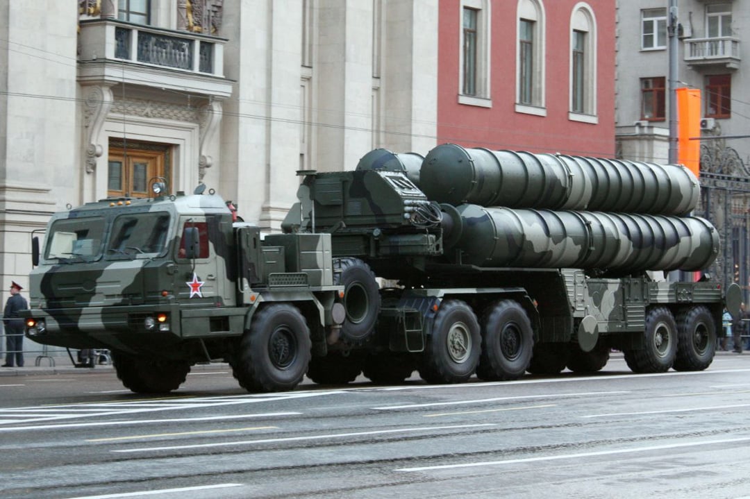 This early morning, the counterintelligence of the SBU and the Navy of Ukraine carried out a special operation in Eupatoria, Crimea - they destroyed the Russian air defense complex C-400 "Triumph" worth $1.2 billion. For this purpose, drones and Neptune missiles were effectively used