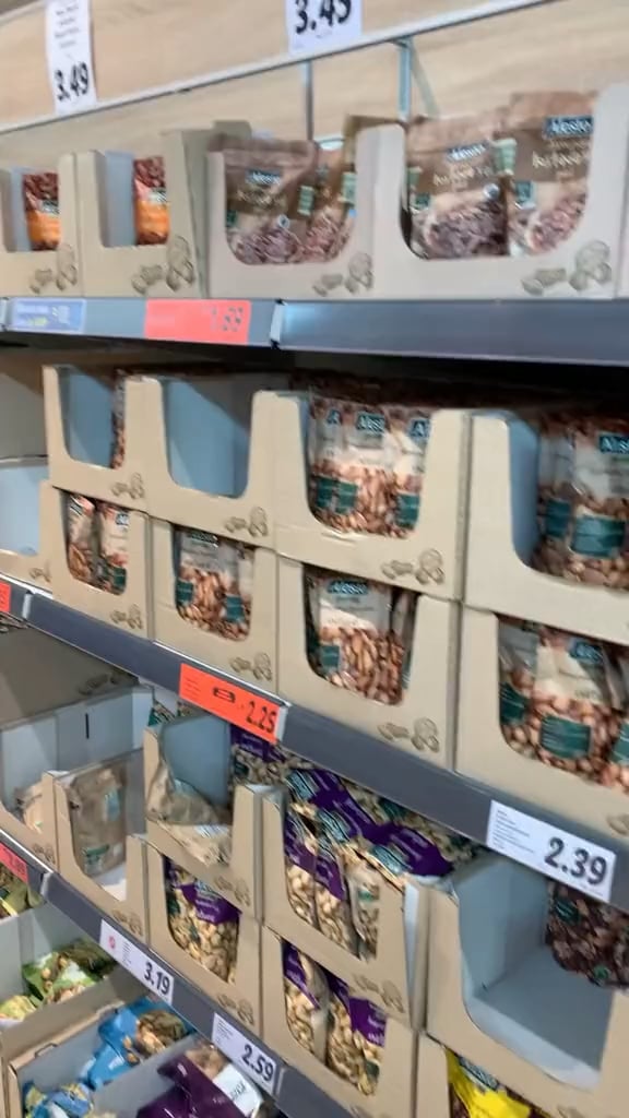 Los guiris aprendiendo desde chicos.