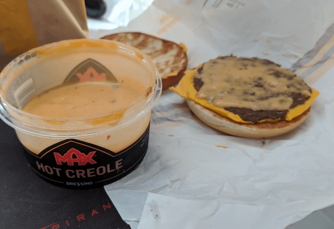 Man kan bre Max sås på McDonalds hamburgare och det finns inget polisen kan göra åt saken