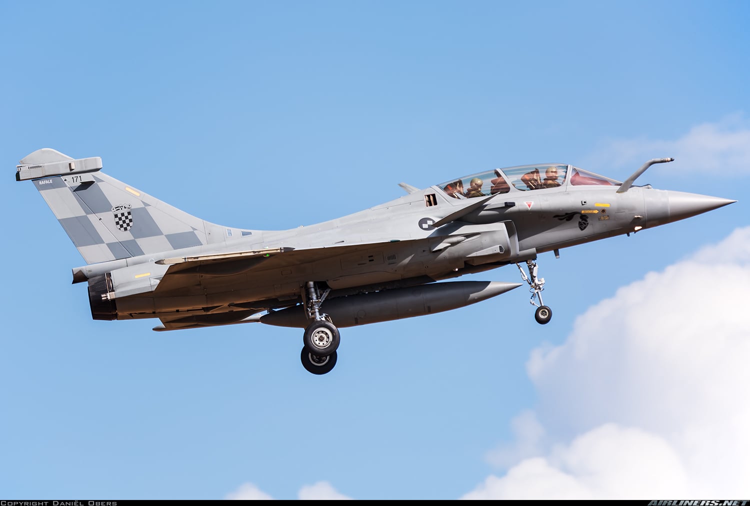 Prvi Rafale sa RH oznakama je danas uočen na nebu.