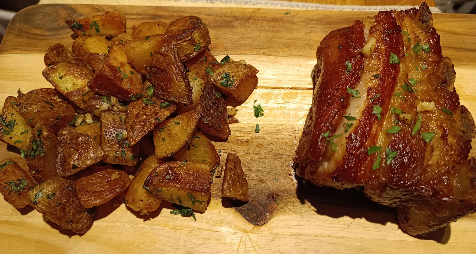Travers confit - Pomme de terre sautées ail & persil