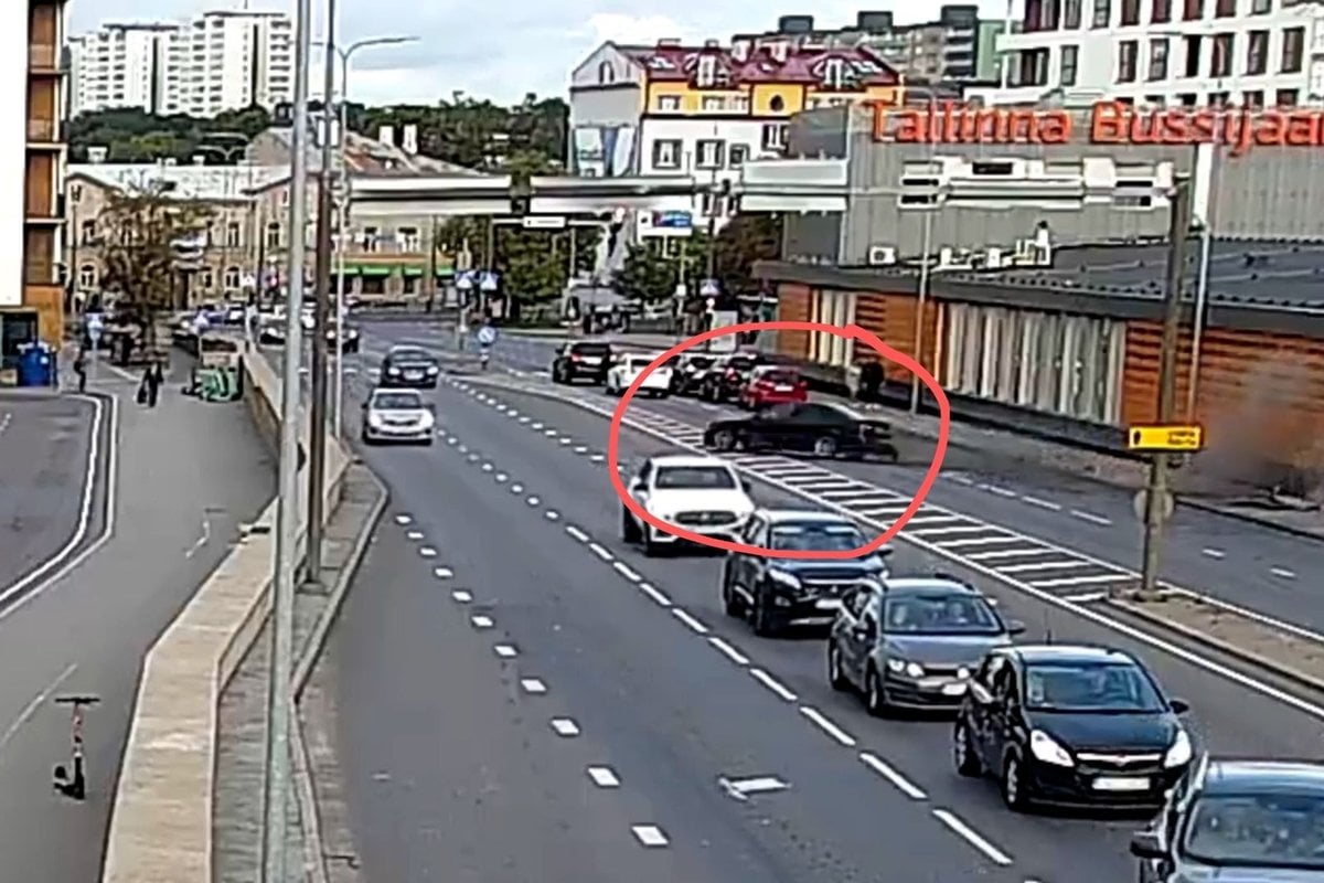 VIDEO | Vaata hetke, kui hulljulge bemmivend Tallinna bussijaama seinast tüki välja driftis