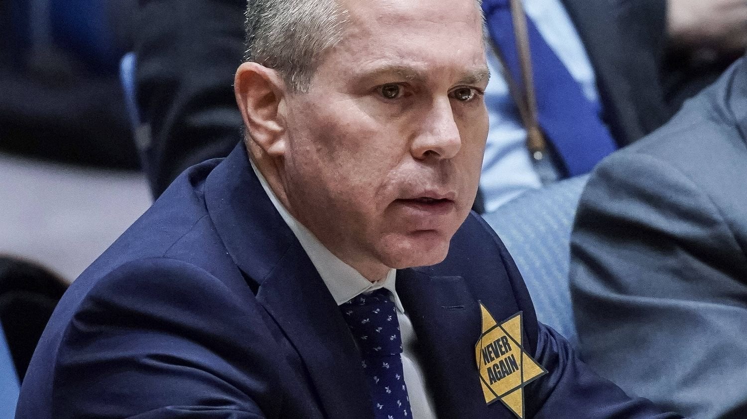 L'ambassadeur israélien à l'ONU accroche l'étoile jaune sur sa poitrine, le mémorial de la Shoah à Jérusalem s'indigne