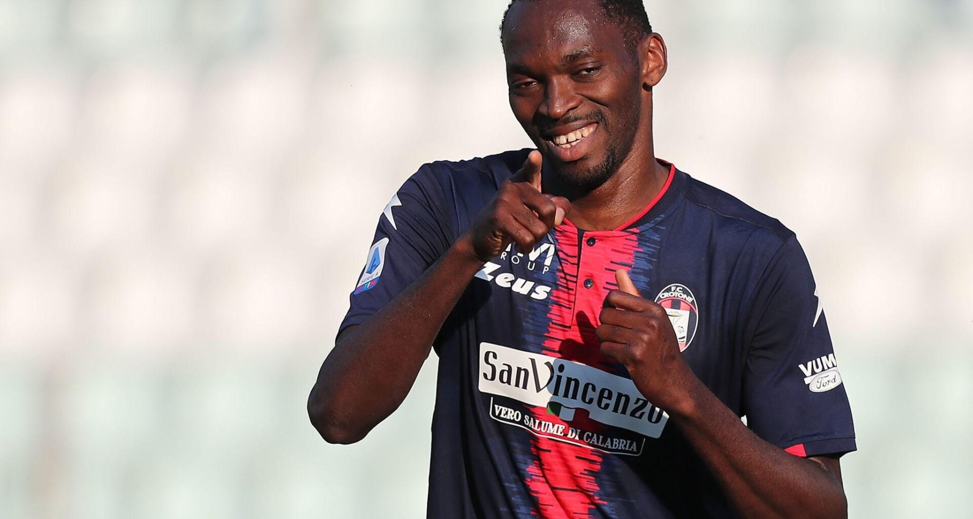 What is the joke behind Simy in Salernitana? They seem to meme him a bunch?