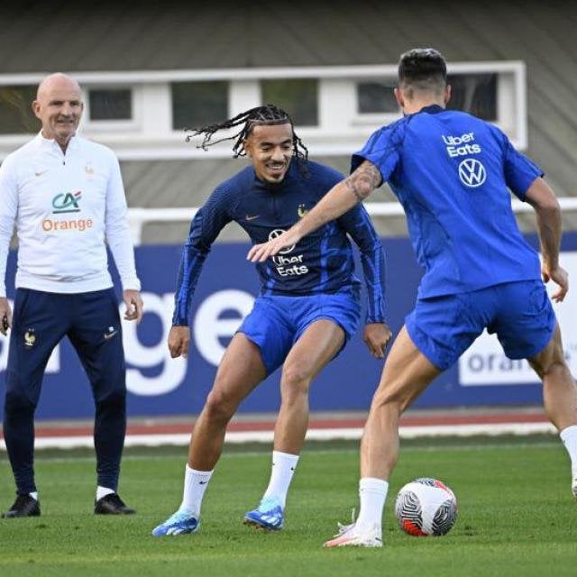 Derrière, l'abondance malgré les absences