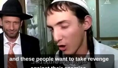 Moins connu que Ben Gvir, son chef de cabinet, Chanamel Dorfman. En 2013 lors de son mariage, on le voit danser avec des couteaux feignant de poignarder des Palestiniens. Il a contribuer à créer l’ONG Shlom Assiraï'h, qui subventionne des terroristes, dont l’assassin de Yitzhak Rabin.