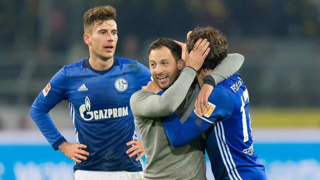 Leon Goretzka über die Halbzeitansprache beim Revierderby 2017 (4:4): "Wir haben nachträglich seine Halbzeitansprache auf einem USB-Stick bekommen, der auch immer noch unter meinem Fernseher liegt. Das war bis heute eine der besten Ansprachen, die ich erlebt habe."
