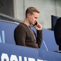Schlechte Nachrichten bei Hertha nach #H96BSC: Kapitän Toni Leistner hat sich am hinteren Oberschenkel verletzt, wird aktuell untersucht. Trainer Pal Dardai: „Es sieht nicht gut aus.“