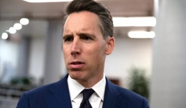 Hawley pens letter calling for TikTok ban amid Israel-Hamas war