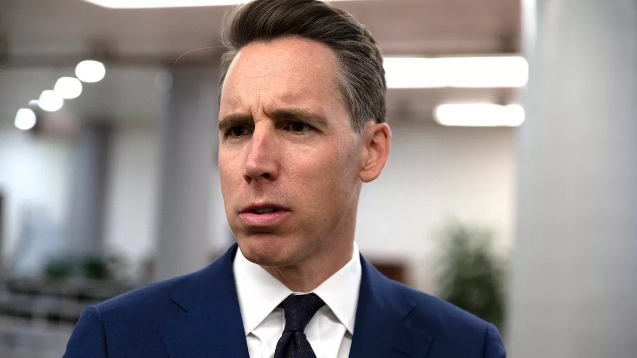 Hawley pens letter calling for TikTok ban amid Israel-Hamas war