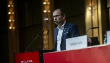 [MV] Fortuna-Vorstand Borgerding kritisiert Stadt Düsseldorf für Verdoppelung der Stadionmiete auf 3 Mio. €: "Wenn man sich immer zu Fortuna bekennt, von Partnerschaft und Schulterschluss spricht, brauchen wir irgendwann auch mal Ergebnisse."