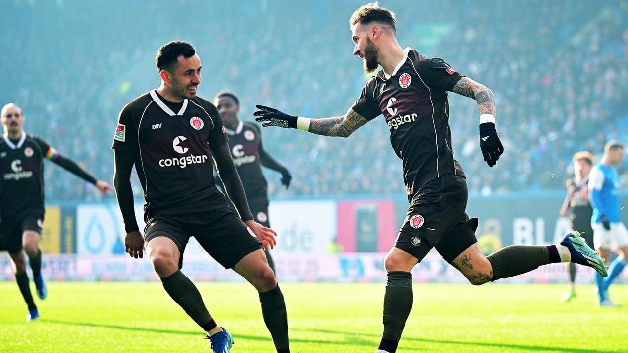 NDR-Sport: FC St. Pauli feiert Sieg bei Hansa Rostock und bleibt ungeschlagen