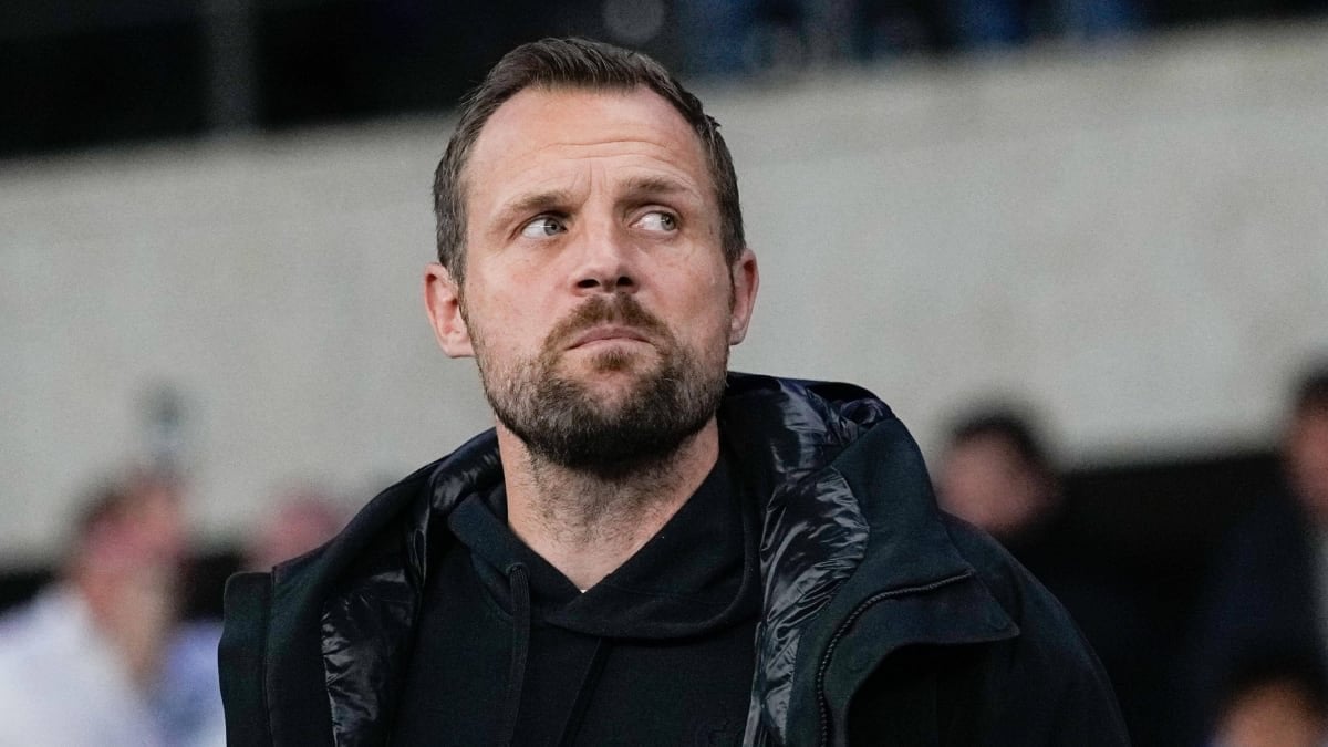 Der FSV Mainz 05 muss sich nach einem neuen Trainer umsehen: Bo Svensson (44) legt sein Amt als Chefcoach der Rheinhessen mit sofortiger Wirkung nieder. Nach kicker-Informationen nimmt Martin Schmidt die Rolle als Interimstrainer ein