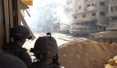 A raid on the homes of senior Hamas officials in the heart of the luxury neighborhood of Gaza - the Paratrooper Brigade battles in the Rimal neighborhood. 11/19/23