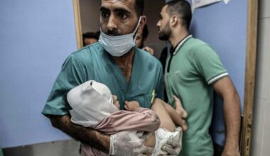 Israeli airstrikes kill 80 in Palestinian refugee camp